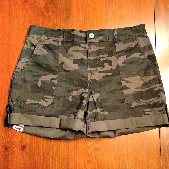 Sanctuary Pants - Social Standard by Sanctuary, Womens Size S, Poplin Camo Hero Utility Shorts